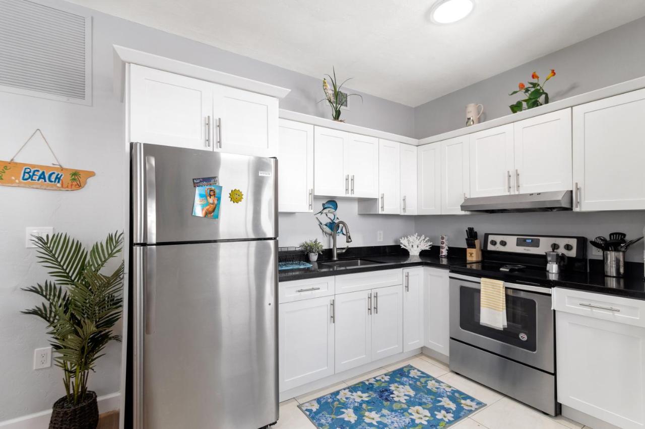 Ensuite Apt On Collins Ave Miami Beach Exterior photo